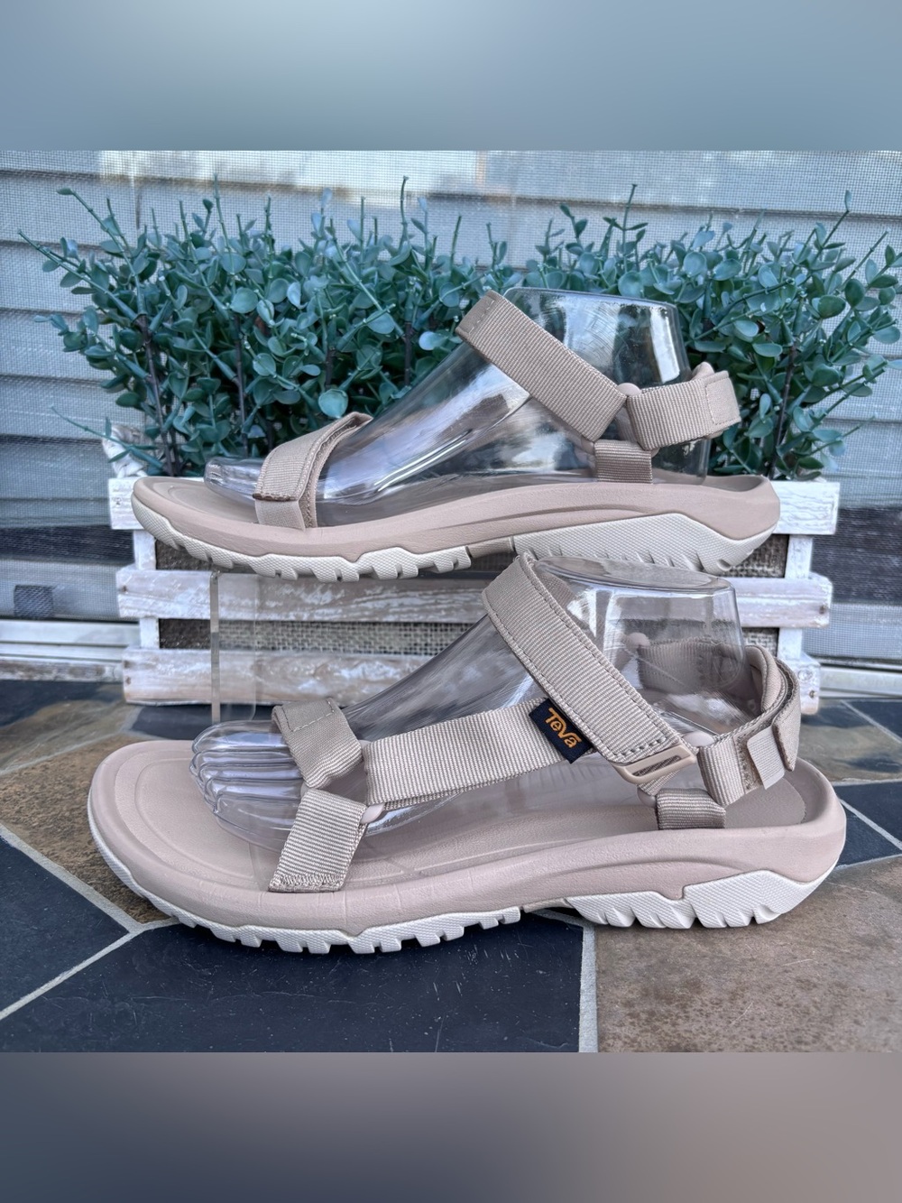 TEVA Hurricane XLT 2 Sandal in Sesame Size US 10